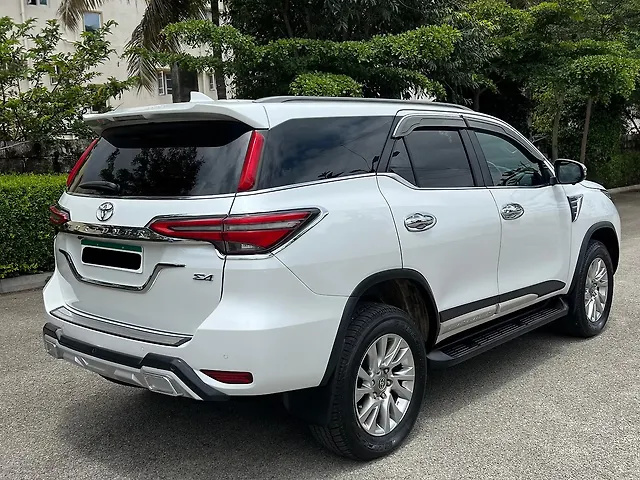 Used Toyota Fortuner 4X4 MT 2.8 Diesel in Bangalore Used Toyota Fortuner 4X4 MT 2.8 Diesel in Bangalore