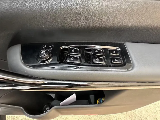 Used Mahindra XUV700 AX 7 Petrol MT 7 STR [2021] in Bangalore
