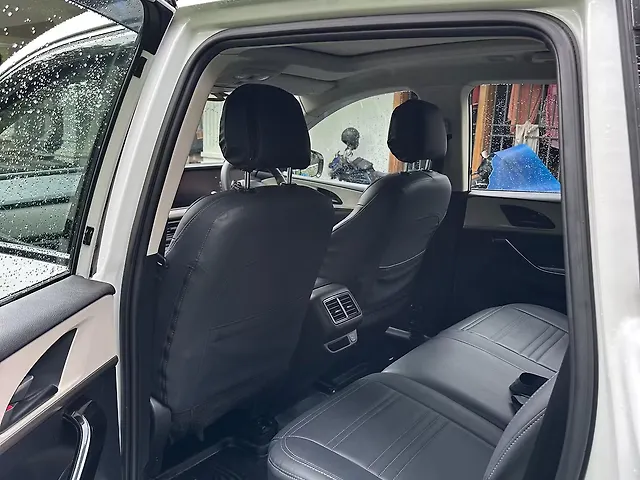 Used Mahindra Old Generation XUV700 AX 5 Diesel MT 7 STR [2021] in Kanjirappally