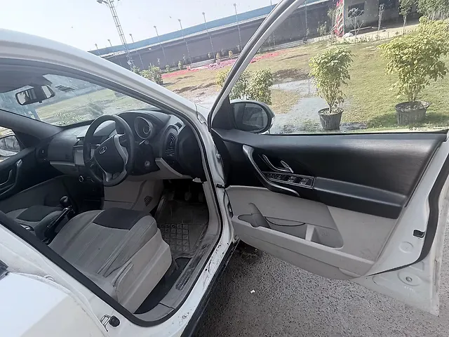 Used Mahindra XUV500 [2015-2018] W6 in Sikandrabad