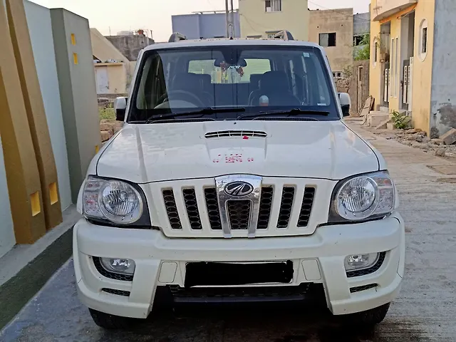 Used 2014 Mahindra Scorpio in Porbandar