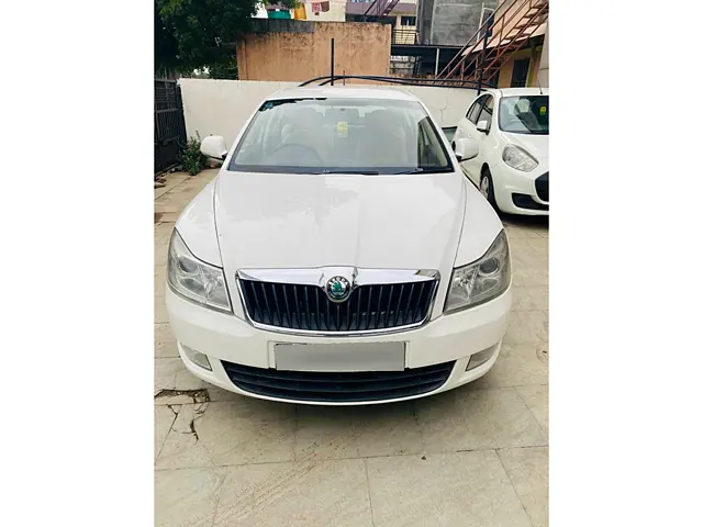 Used 2011 Skoda Laura in Bhavnagar