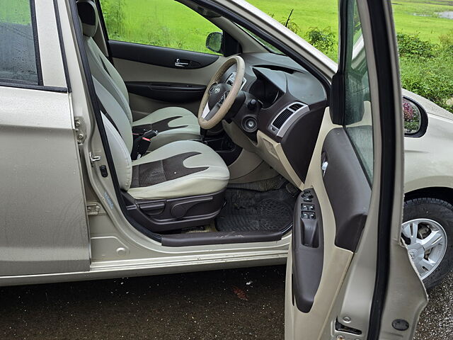 Used Hyundai i20 [2010-2012] Asta 1.4 AT with AVN in Navi Mumbai