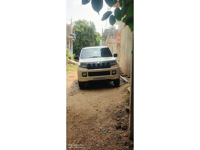 Used 2018 Mahindra TUV300 in Fatehpur