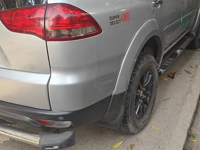 Used 2016 Mitsubishi Pajero in Delhi Used 2016 Mitsubishi Pajero in Delhi