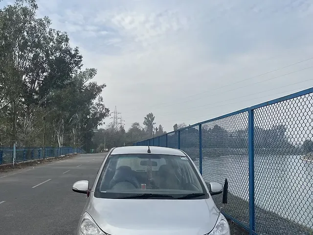 Used 2010 Hyundai i10 in Vikasnagar