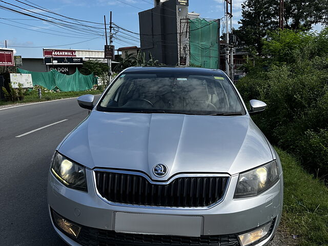 Used 2014 Skoda Octavia in Dehradun