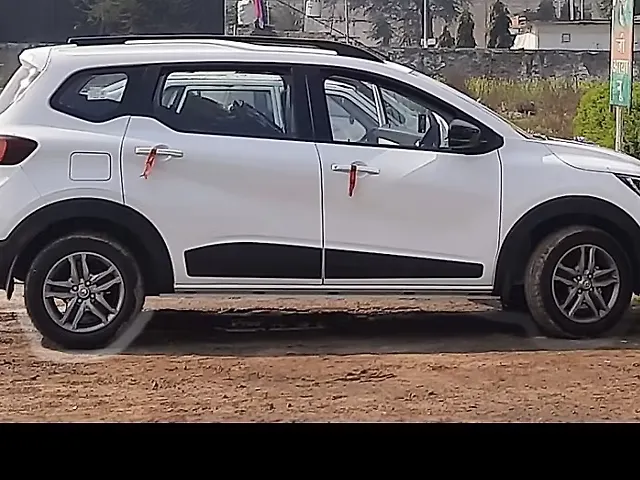 Used 2022 Renault Triber in Solan