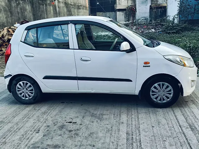 Used 2014 Hyundai i10 in Surat