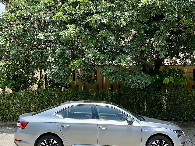Used 2021 Skoda Superb in Agra