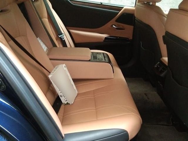 Used Lexus ES 300h Luxury in Bangalore
