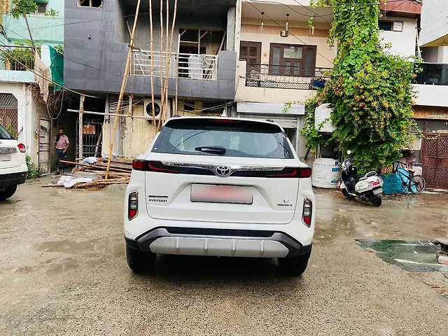 Used Toyota Urban Cruiser Hyryder V AT NeoDrive [2022-2023] in Delhi