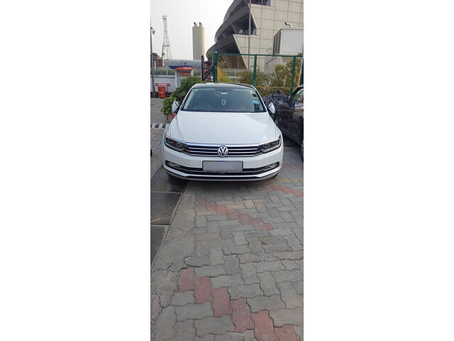 Used Volkswagen Passat Highline in Delhi