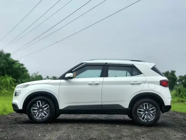 Used Hyundai Venue [2022-2023] SX 1.5 CRDi in Surat