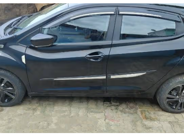 Used 2022 Tata Altroz in Delhi