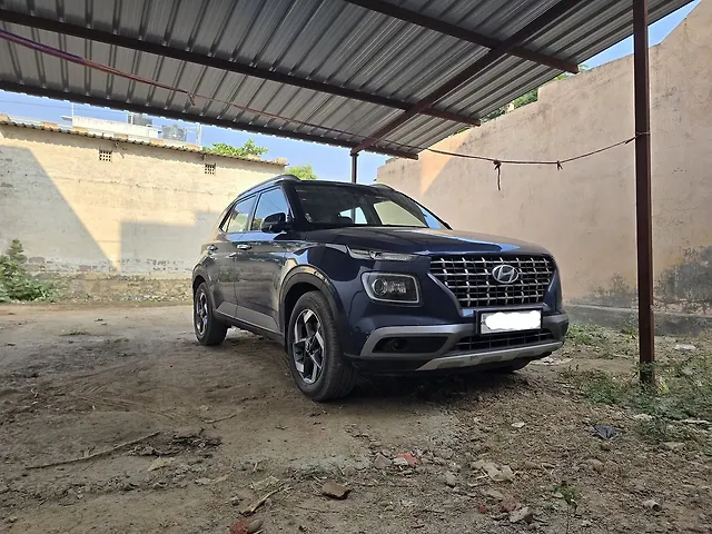 Used 2019 Hyundai Venue in Bhuj