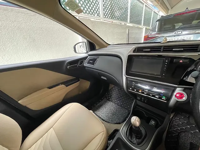 Used Honda City V Petrol MT [2023-2025] in Chennai