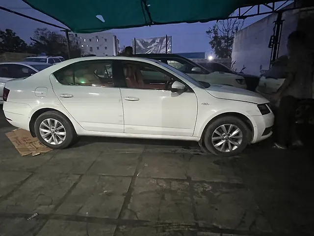 Used Skoda Octavia [2017-2021] 1.8 TSI Style Plus AT [2017] in Hyderabad