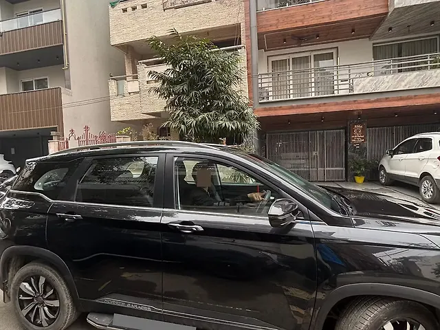 Used 2020 MG Hector Plus in Delhi