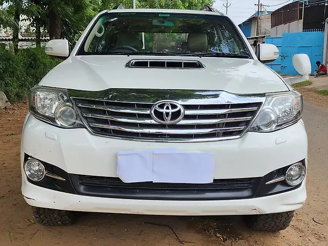 Used 2015 Toyota Fortuner in Anand