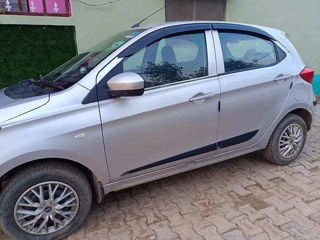 Used 2019 Tata Tiago in Hathras
