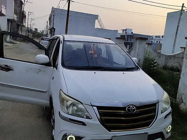 Used 2015 Toyota Innova in Meerut
