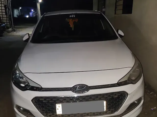 Used 2014 Hyundai i20 in Bhavnagar