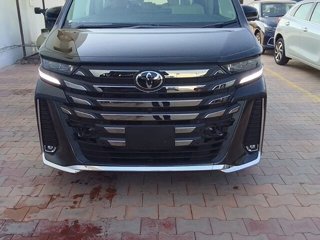 Used 2024 Toyota Vellfire in Delhi