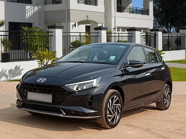 Used Hyundai i20 Asta (O) 1.2 IVT in Delhi