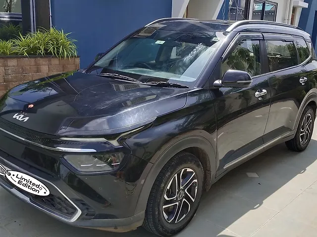 Used 2022 Kia Carens in Gandhidham