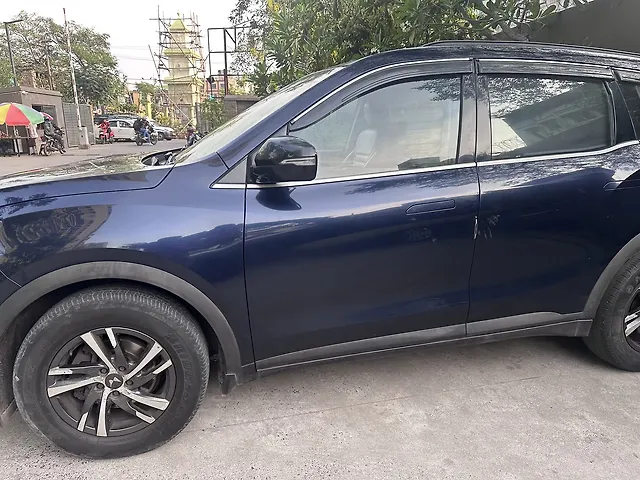 Used Mahindra Old Generation XUV700 AX 5 Diesel MT 7 STR [2021] in Kolkata