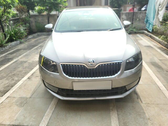 Used 2017 Skoda Octavia in Surat