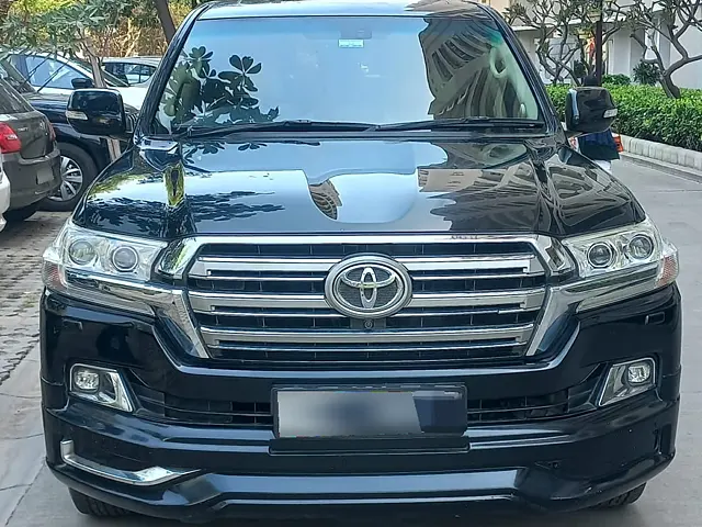 Used 2016 Toyota Land Cruiser in Noida