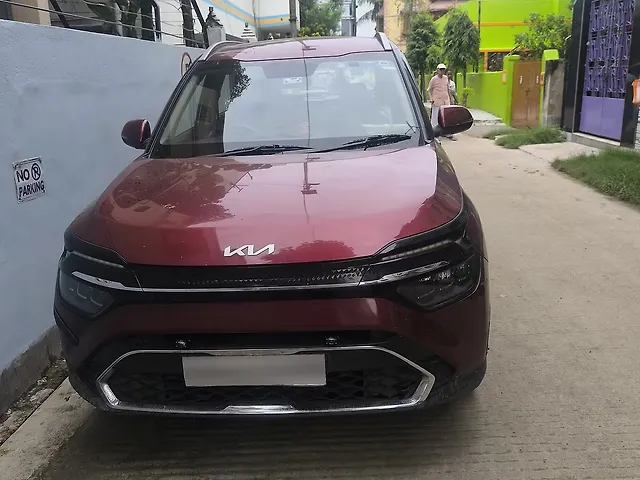 Used 2022 Kia Carens in Kolkata