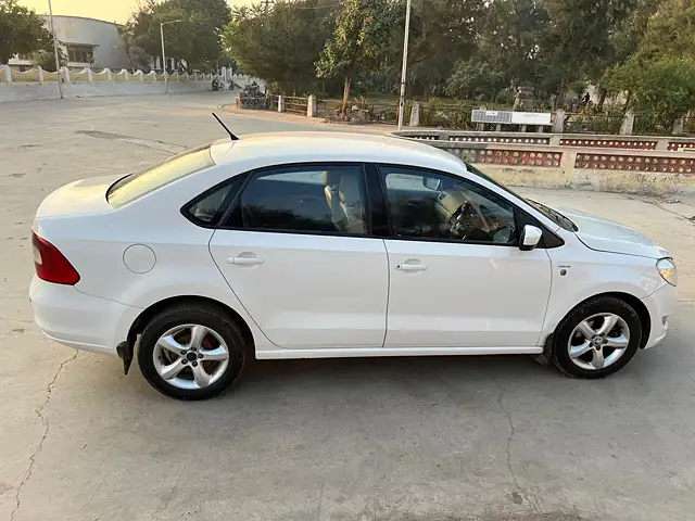 Used Skoda Rapid [2011-2014] Elegance 1.6 TDI CR MT in Porbandar