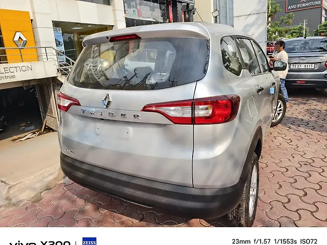 Used 2025 Renault Triber in Hyderabad Used 2025 Renault Triber in Hyderabad