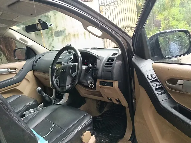 Used Isuzu D-MAX V-Cross [2019-2020] Standard in Delhi