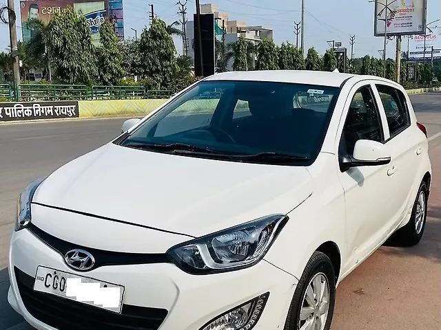 Used 2013 Hyundai i20 in Raipur