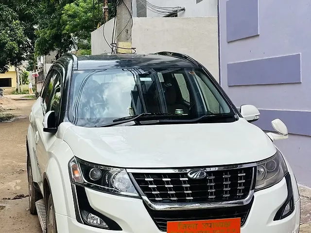 Used Mahindra XUV500 W7 [2018-2020] in Satna