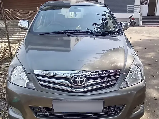 Used 2011 Toyota Innova in Ahmednagar