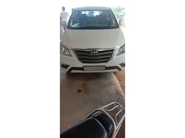 Used 2013 Toyota Innova in Sikar