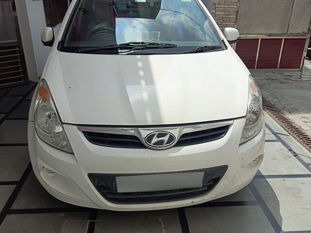 Used 2011 Hyundai i20 in Shahjahanpur