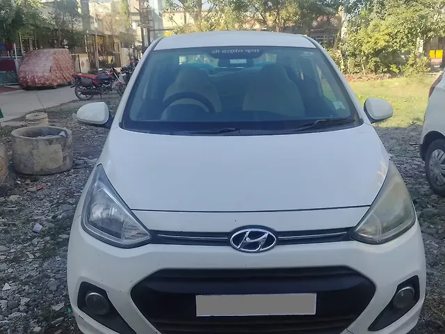 Used 2016 Hyundai Xcent in Ujjain