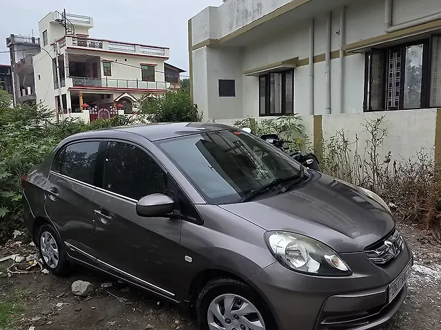 Used 2013 Honda Amaze in Dehradun