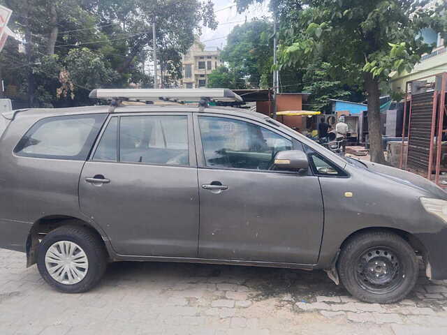 Used Toyota Innova [2009-2012] 2.5 E 8 STR in Varanasi