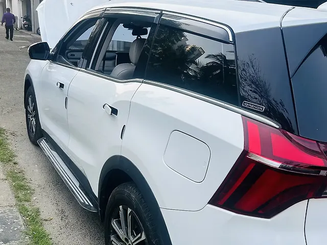 Used Mahindra Old Generation XUV700 AX 7 Luxury Pack Diesel AT AWD 7 STR [2023-2024] in Kolkata