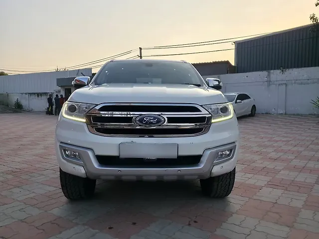 Used 2017 Ford Endeavour in Ahmedabad Used 2017 Ford Endeavour in Ahmedabad