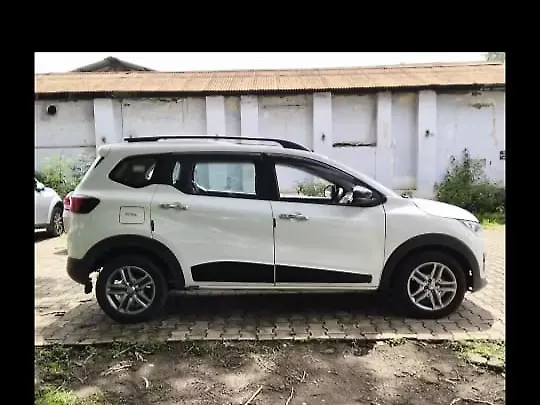 Used 2022 Renault Triber in Pune