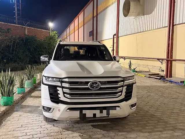 Used 2025 Toyota Land Cruiser in Kanpur Nagar