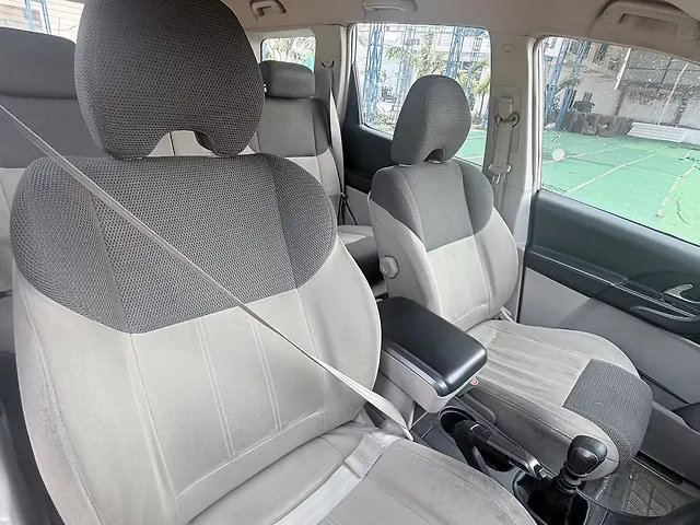 Used Mahindra XUV500 [2015-2018] W6 in Sikandrabad